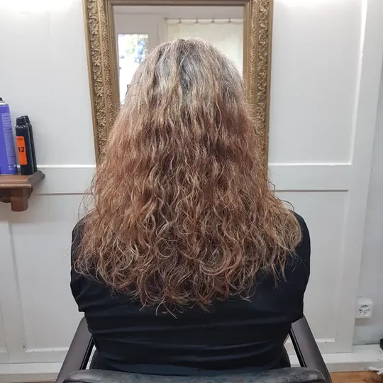 Kupferrote Locken, frisch gestylt